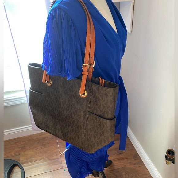 MICHAEL Michael Kors Brown and Tan Shoulder Bag - Picture 6 of 11